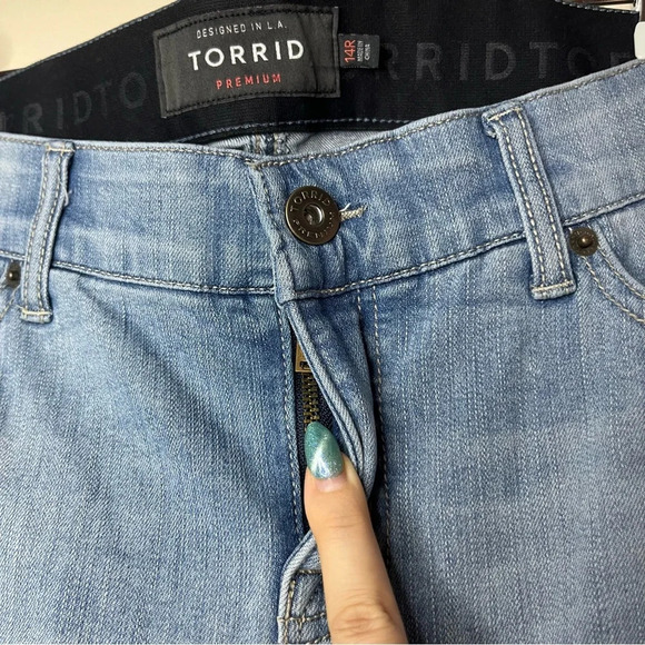 TORRID Premium Bombshell Skinny Distressed Stretch Jeans - Picture 6 of 12